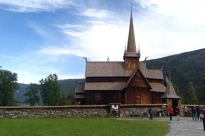 iglesia de madera de lom